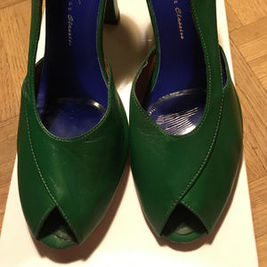 Pepper Green Remix Peep Toe Vintage Heels